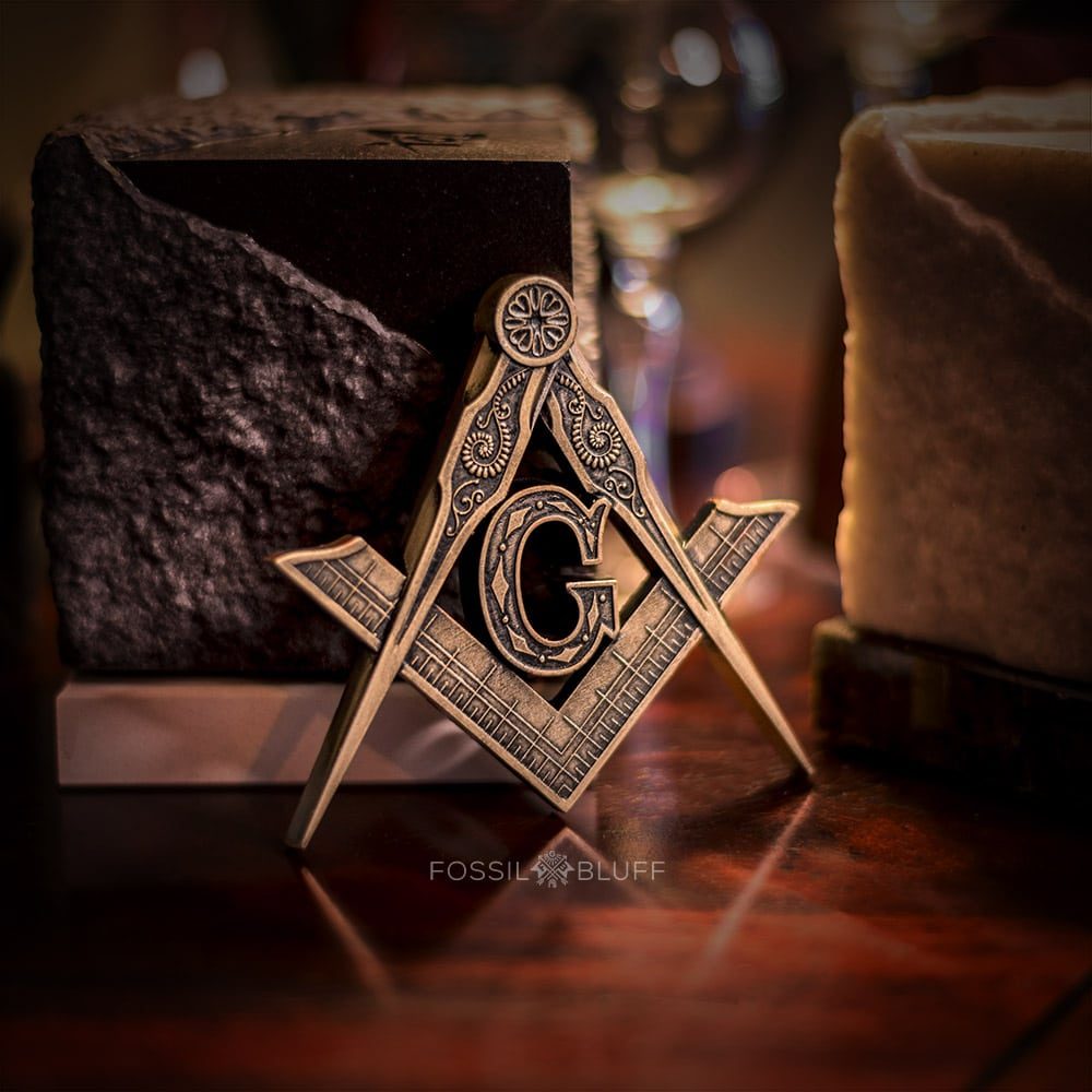 Geometrician Freemason Masonic Emblem Master Mason MM Antique Gold