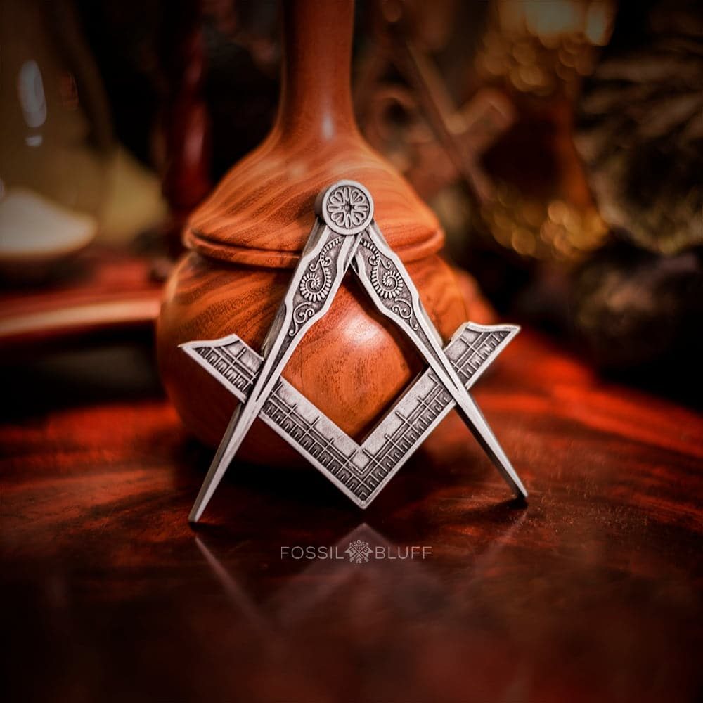 Universal Freemason Masonic Emblem Master Mason MM Pewter